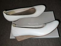 Pumps Größe 39 Tamaris Schuhe Hochzeit weiß Keilabsatz Absatzschu Brandenburg - Groß Köris Vorschau