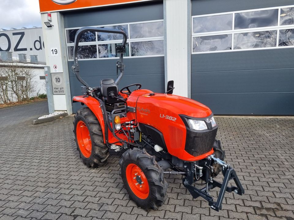 Kubota L1382 HST Traktor Schlepper Allrad 38PS L1-382 in Olpe