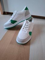 Aldi Sneaker mit Blinkfunktion Gr. 36  Farbe weiß/ grün Nordrhein-Westfalen - Arnsberg Vorschau