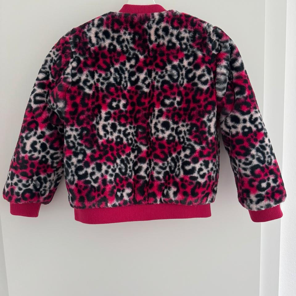 Guess Plüschjacke Bomberjacke pink Leopard Mädchen Gr 128 in Schwaikheim