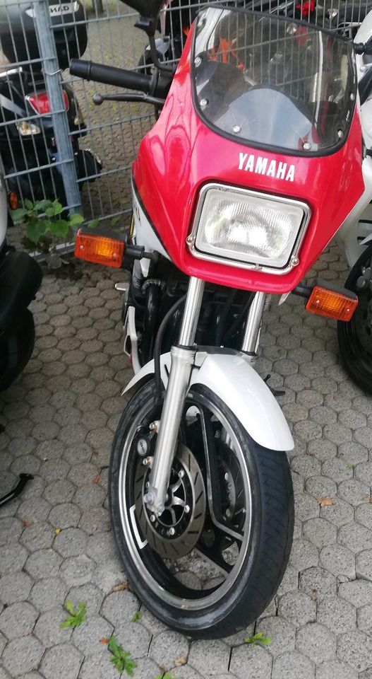 Yamaha xj 600 rot/weiss OLTIMER zum herrichten in Uhingen