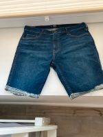 Hollister - Eng geschnittene Jeansshorts in dunkler Waschung W36 Hamburg-Nord - Hamburg Uhlenhorst Vorschau