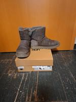 Damen Boots von UGG gr.40 Nordrhein-Westfalen - Wesseling Vorschau