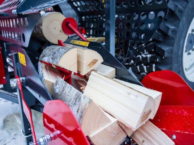 Sägespaltautomat Anhänger Spalter Holzspalter Säge zum Mieten Verleih