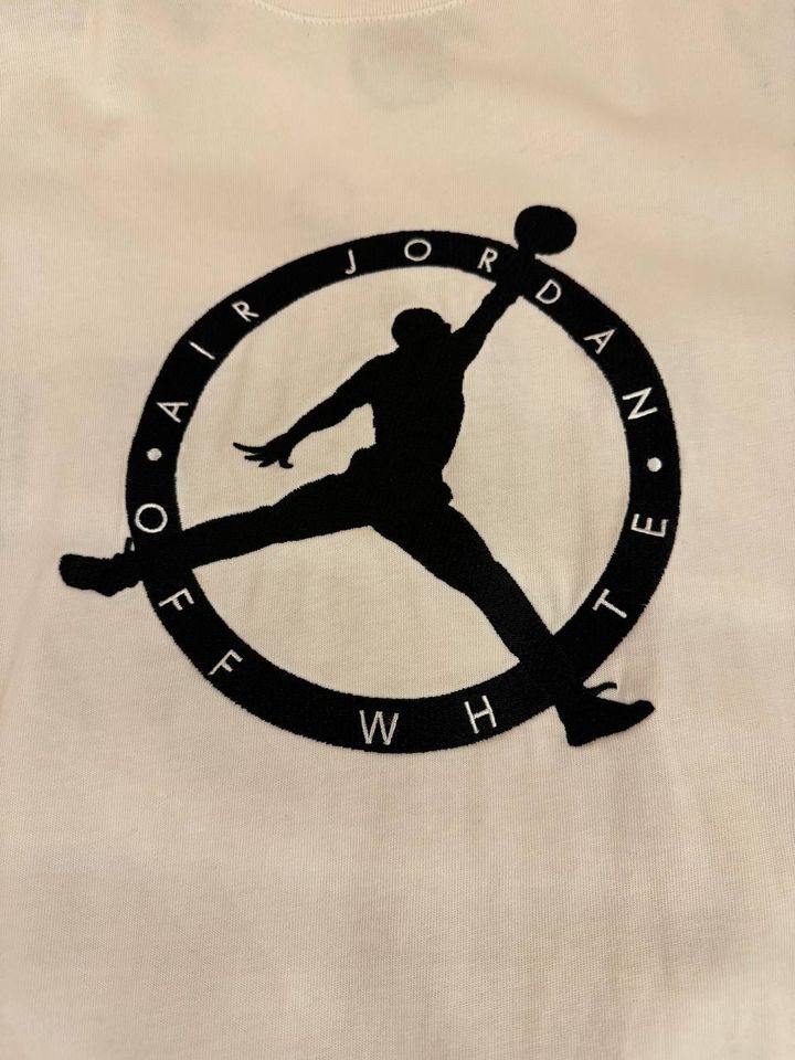 Off-white x Jordan Shirt in Berlin