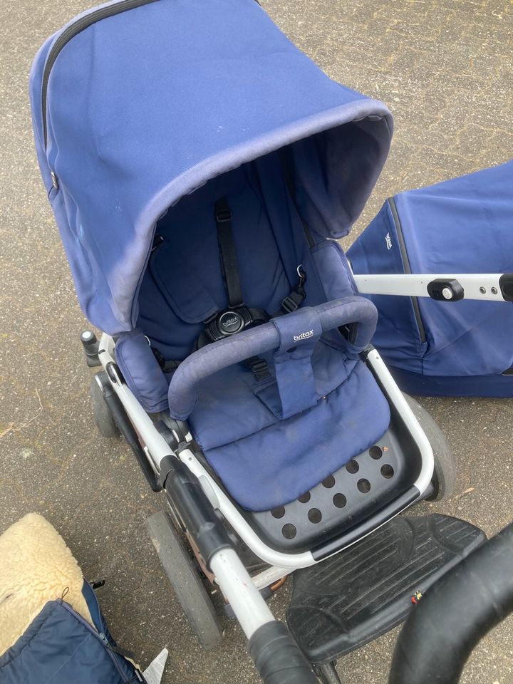 Britax brio Go blau Kinderwagen Baby Kaiserbuggyboard Lammfell in Datteln