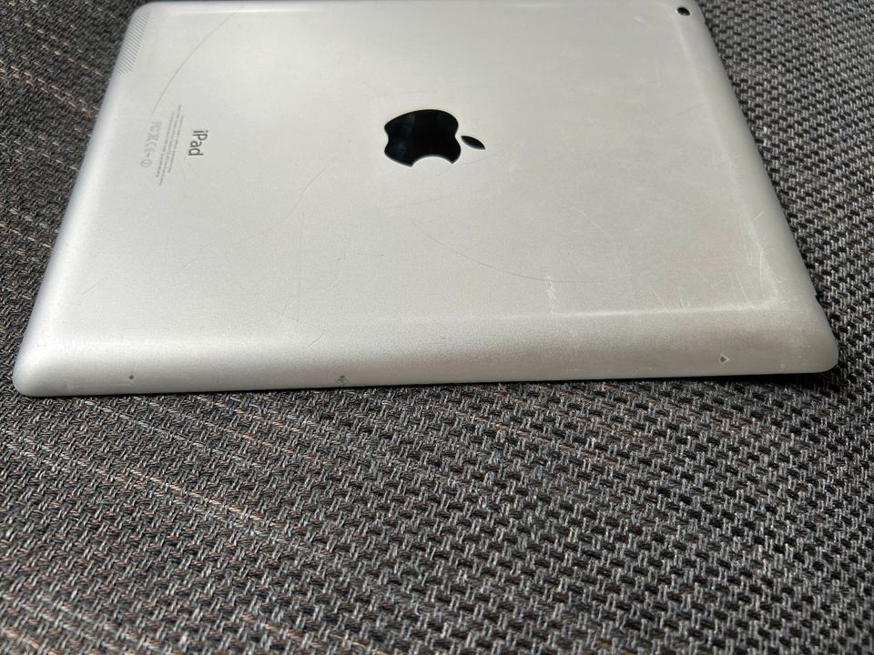 Apple iPad 4. Gen (A1458) WiFi in Stuttgart