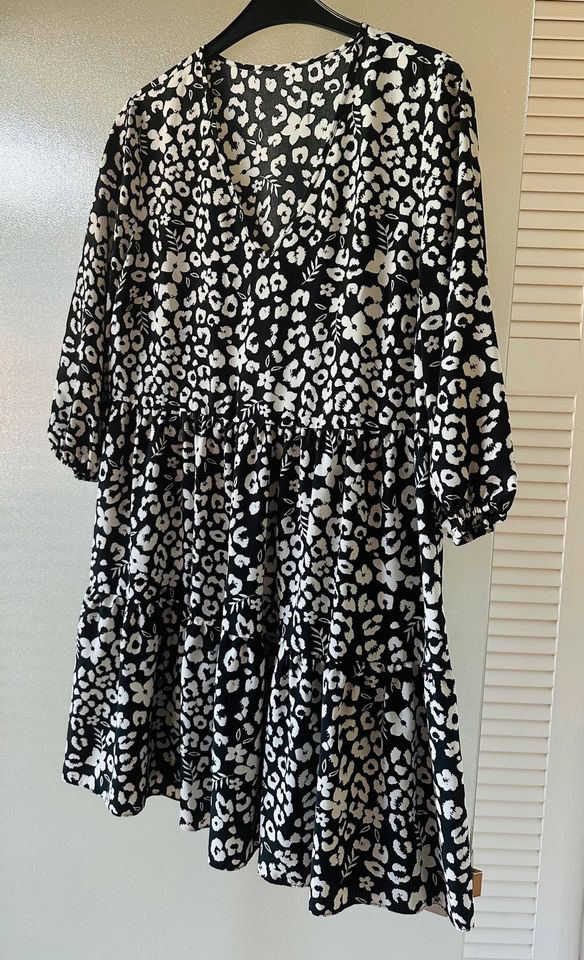 Kleid Sommerkleid Gr. M *neu* in Gütersloh