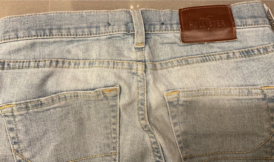 Hollister super slim Advanced Stretch Gr.26/30 in Jüchen