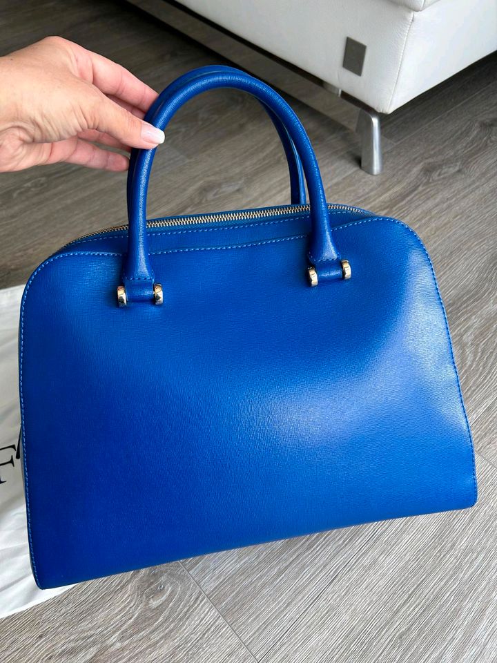 Furla-Handtasche royalblau in Frankfurt am Main