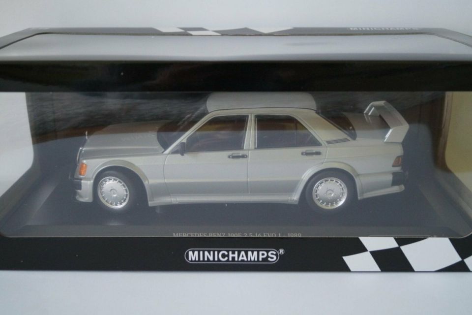 MINICHAMPS Mercedes 190E 2.5-16 EVO 1 silber 1989 1:18 155036001 in Ochtendung