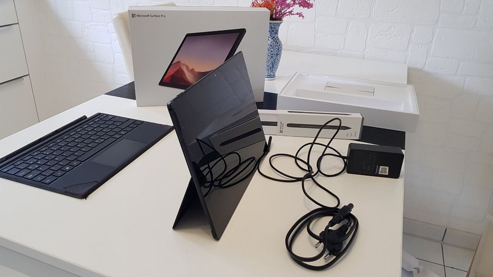 Microsoft Surface Pro 7 in Mönchengladbach