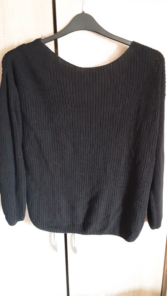 Pullover 2× gr. S je 4€ in Wansleben am See