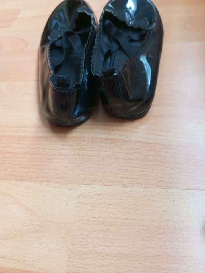 Schwarze Ballerinas Gr 32 in Berlin