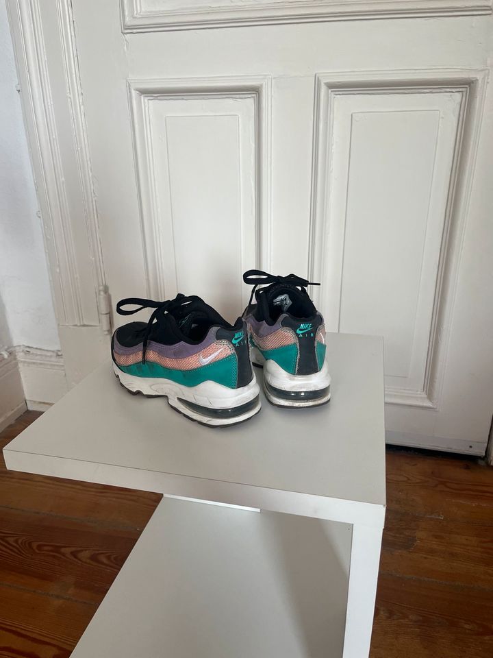 Schuhe, Sneaker, Nike Air Max 95 - Größe 36 in Hamburg