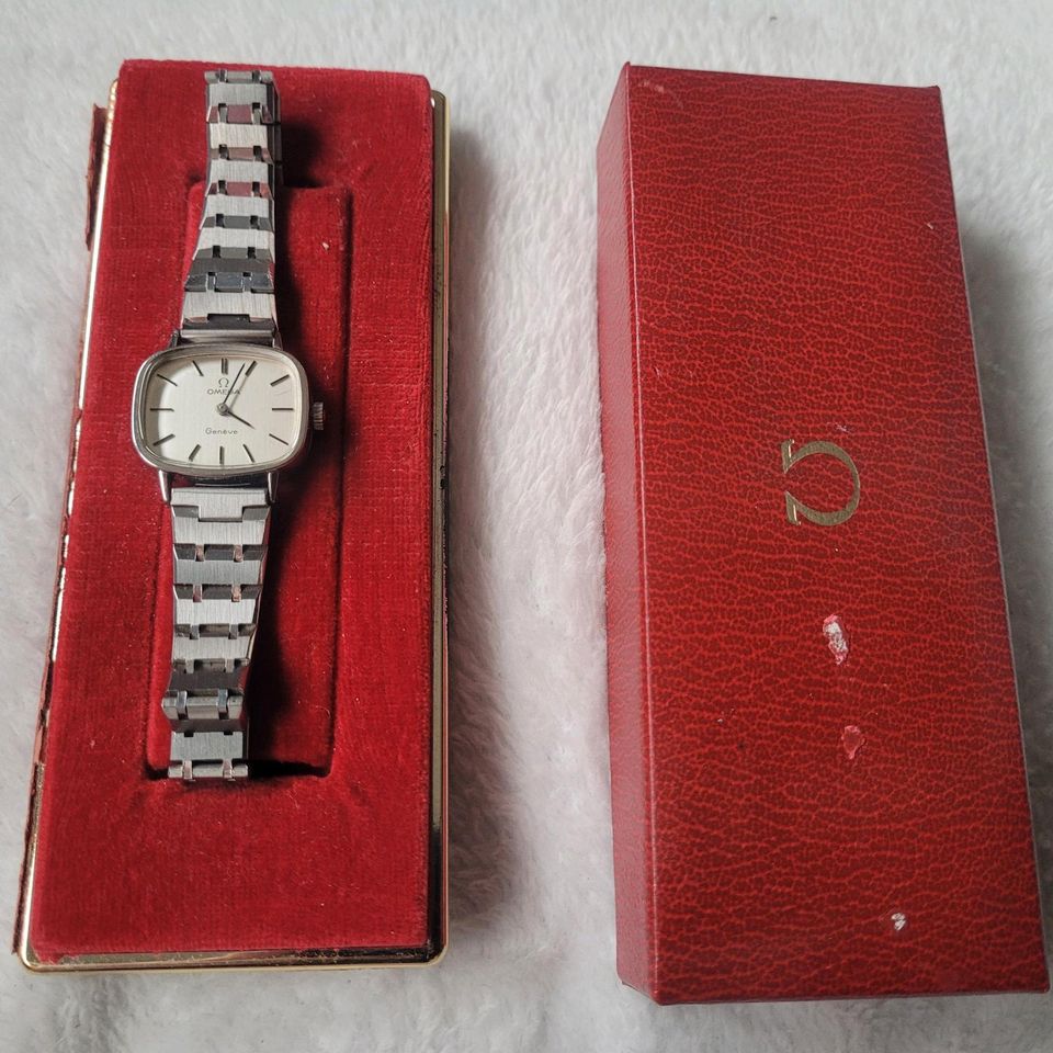 Original Omega Damenambanduhr Vintage in Berlin