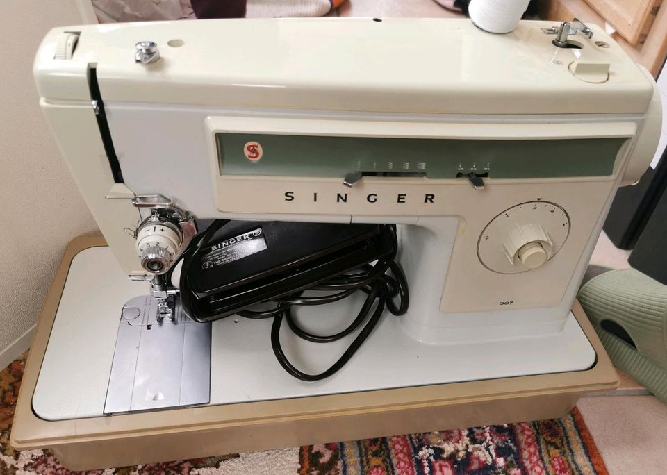 Singer Nähmaschine Reihe 500 in Hindelang