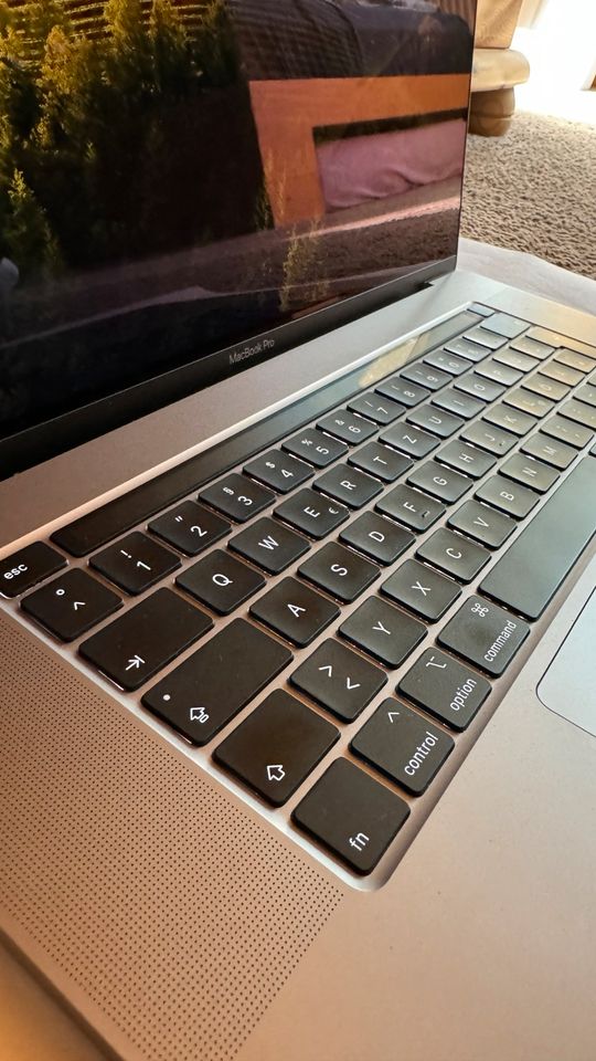 MacBook Pro 2019 16“ Intel i9 2,3 GHz in Dresden