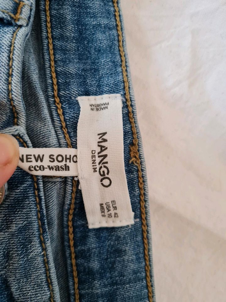 Neuwertig Jeans Mango in München