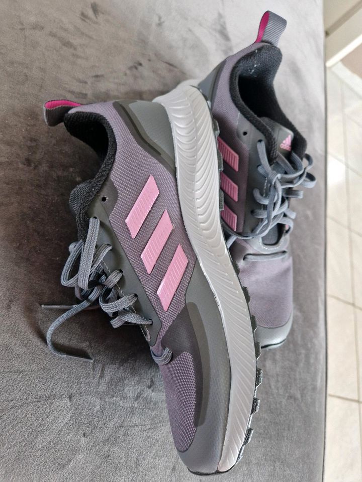 Adidas Damen Sneaker grau lila in Mörfelden-Walldorf