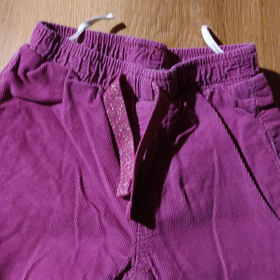 Sweetshirt und Cordhose rose/altrose, gefüttert, Gr. 98 in Albstadt