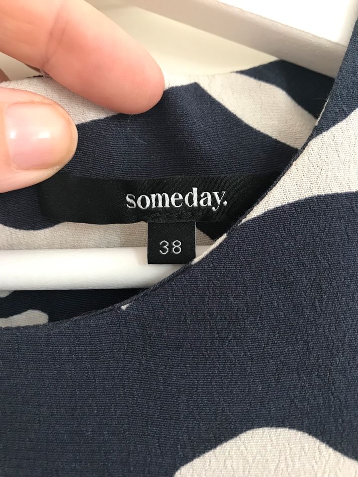 Someday Kleid Queilo blau beige neuwertig Gr. 38 in Am Mellensee