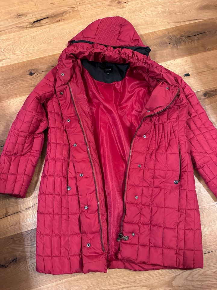 Bonita Winterjacke/Wintermantel rot Gr. 40 in Ingolstadt