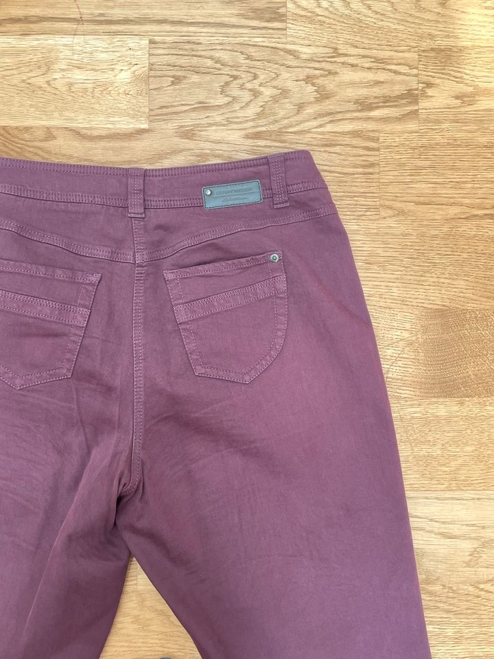 Gerry Weber Jeans Hose Bordeaux lila farben danny 42 in Goch