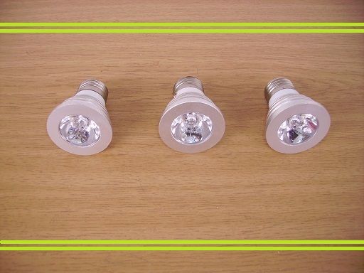 3 x LED RGB Farbwechsler 220Volt 5Watt E 27 in Leipzig