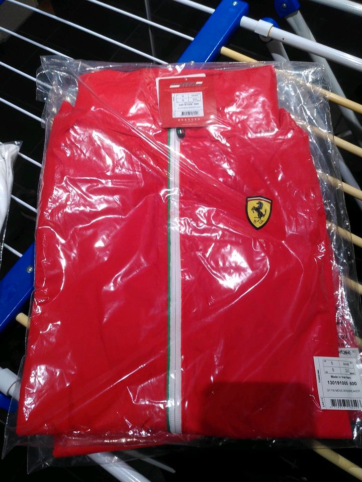 Scuderia Ferrari Windbreaker wasserdichte Hoodkie Jacke Gr S in München