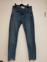 Zara Jeans mit Glitzer Applikationen, 34 Berlin - Biesdorf Vorschau