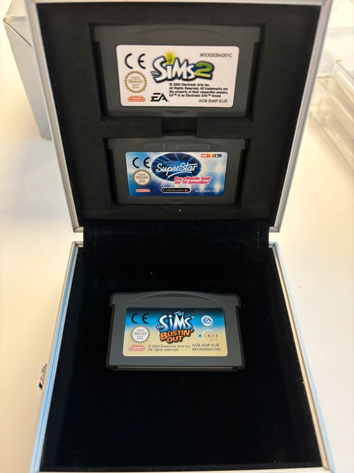 Gameboy advance SP Silber inkl Zubehör und Spielen Sims in Baunatal