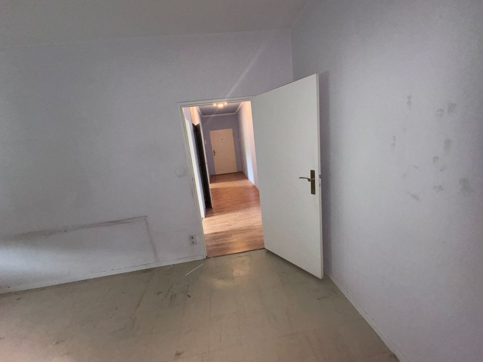 3 Zimmer Wohnung  mit Balkon Berlin in Berlin