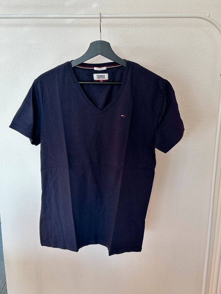 Tommy Hilfiger T-Shirt Gr. M dunkelblau in Preist