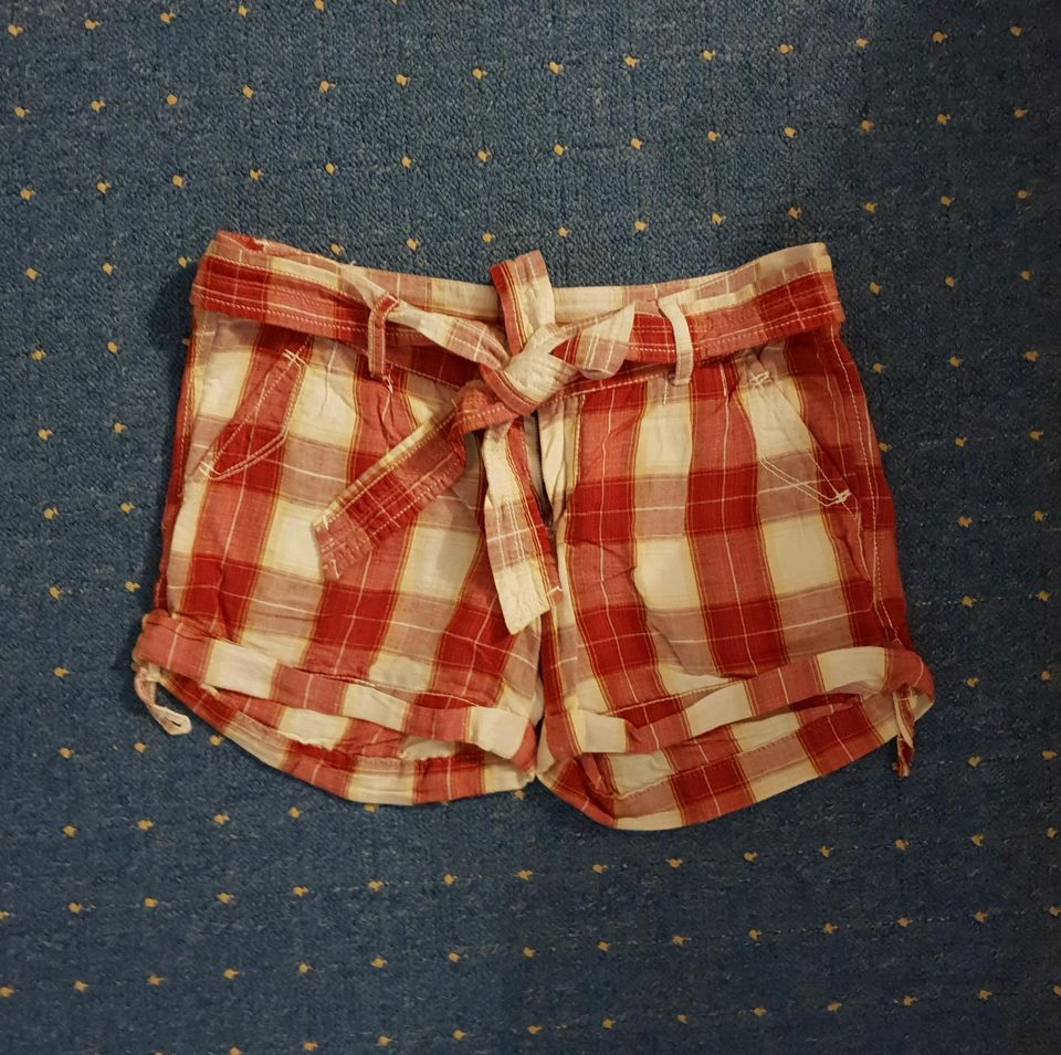 Shorts aus Stoff Hotpants mit Gürtel und Taschen kariert Größe XS in Bremen