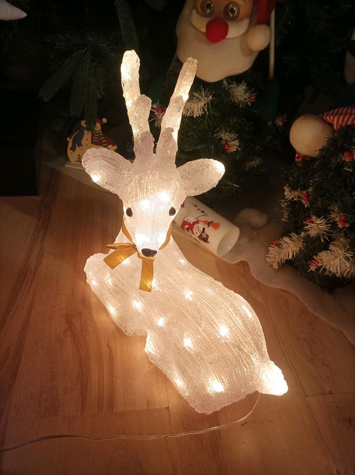 Großes Acryl LED Rentiere weihnachtselch Figur Licht Deko in Obersulm