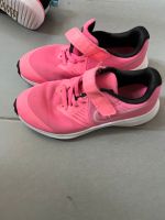 Nike Mädchen Turnschuhe Laufschuhe Pink Gr. 33 Bayern - Jandelsbrunn Vorschau