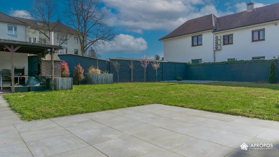 Saniertes Traumhaus mit viel Platz und wunderschönem großen Garten in Moers