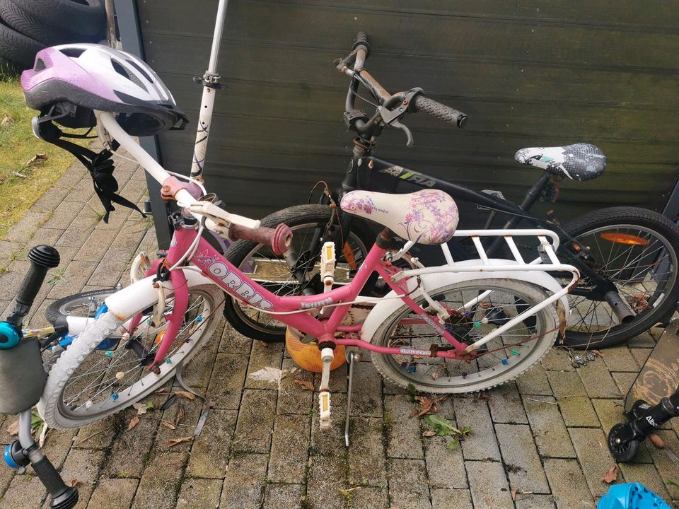 Mädchen Fahrrad in Köln
