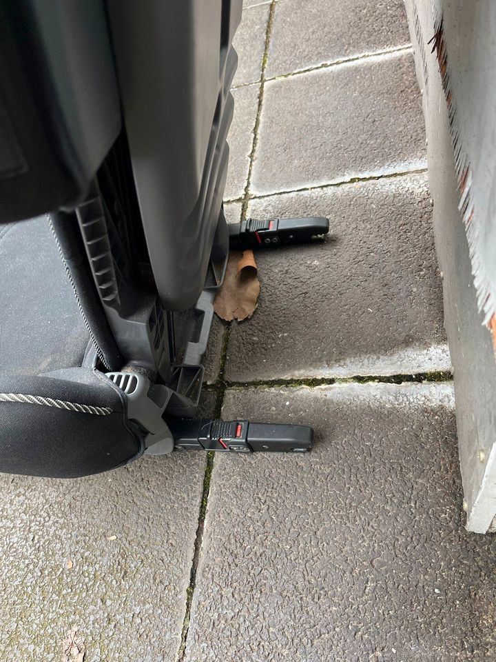 BMW Kindersitz schwarz mit Isofix und höhenverstellbar in Heidelberg