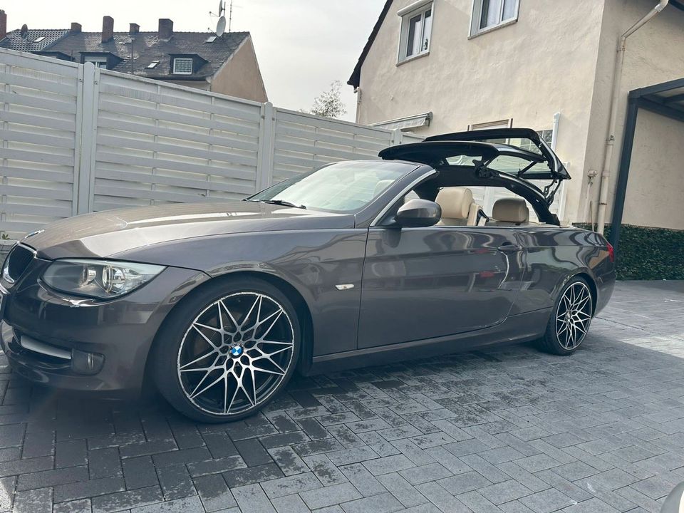 BMW 320i Cabrio Edition Exclusive Facelift in Mannheim