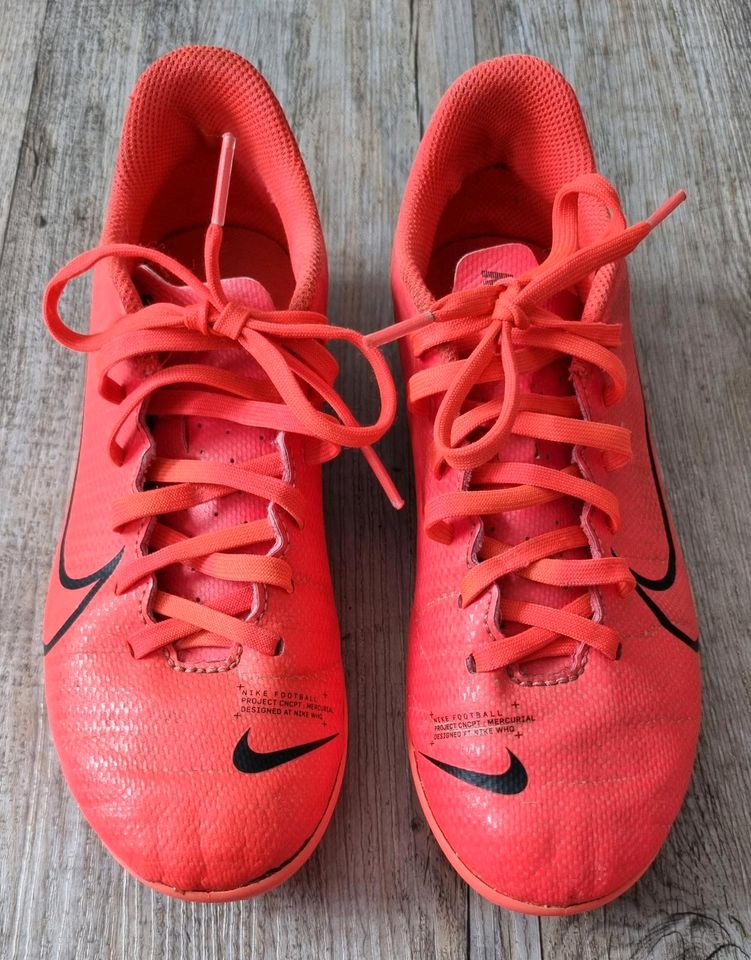 Nike Mercurial Fußballschuhe Gr. 36,5 in Blaichach