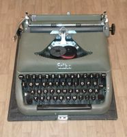 DDR Schreibmaschine "Erika" Modell 10 Sachsen - Lunzenau Vorschau