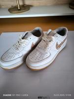 Schöne Nike Schuhe Größe 38 Bayern - Dörfles-Esbach Vorschau