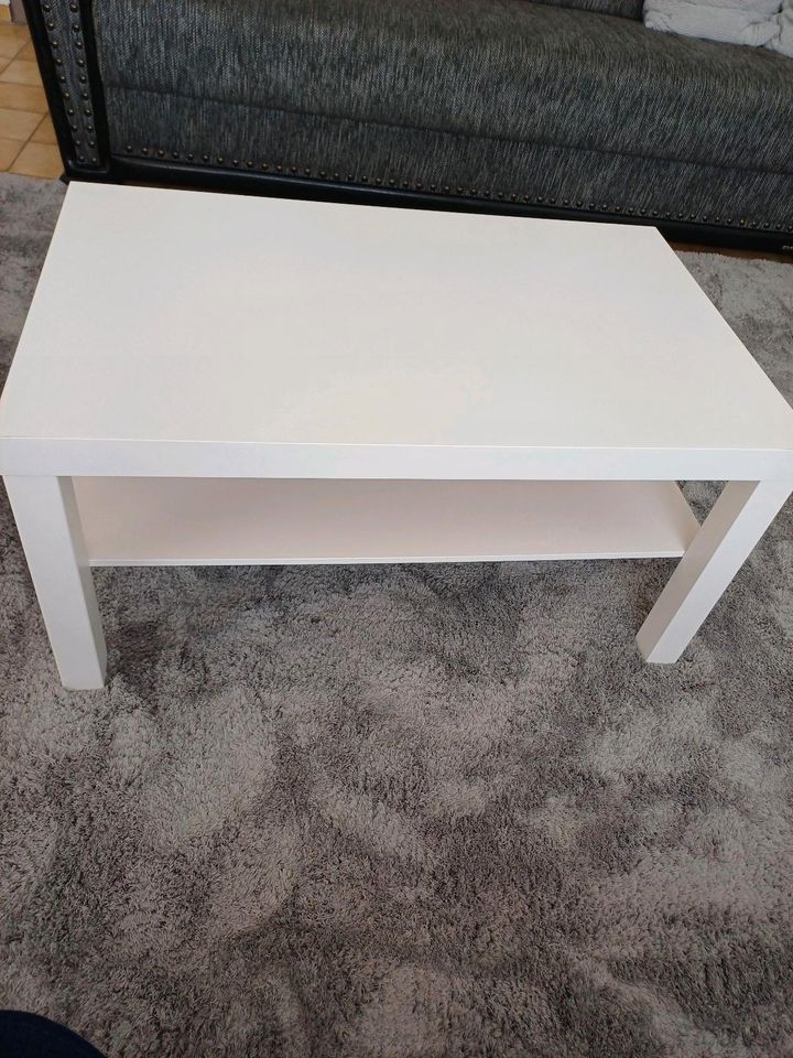 Ein Ikea kautsch Tisch. in Nauroth