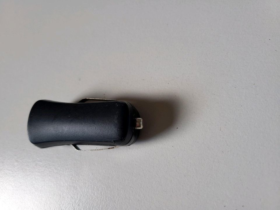 KFZ USB-Stecker für Zigaretten-Anzünder / Adapter in Bremen