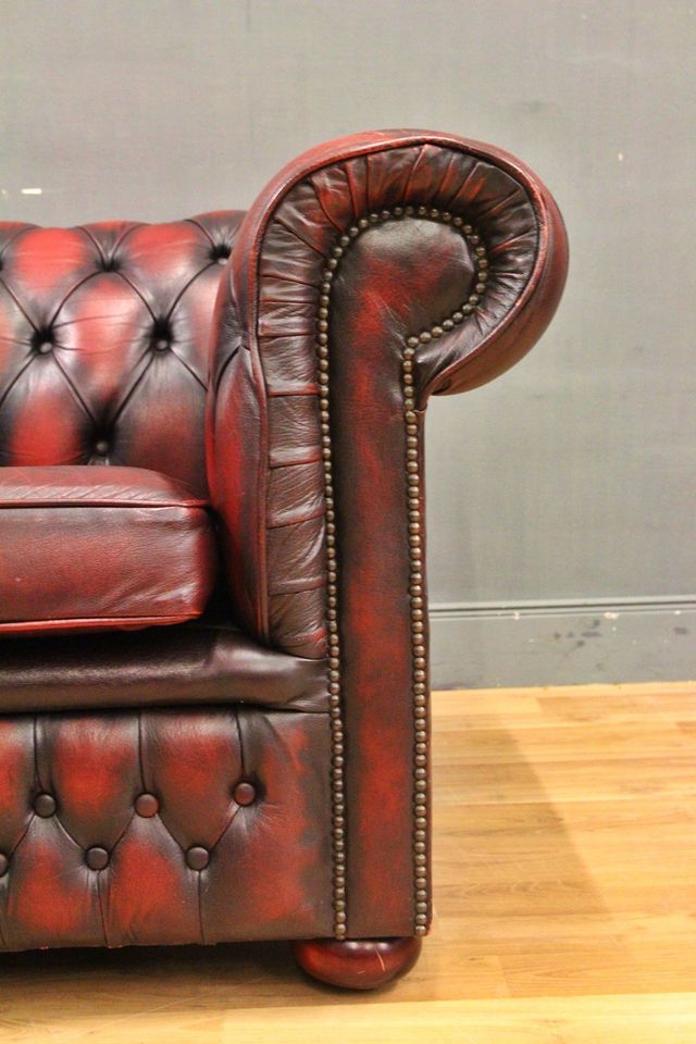 Chesterfield Sessel Englisch Englisch Leder Antik Hocker in Lage