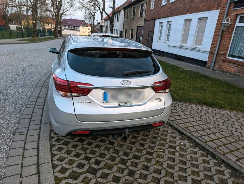 Hyundai i40 1,7crdi TÜV NEU 19 Zoll in Harsleben