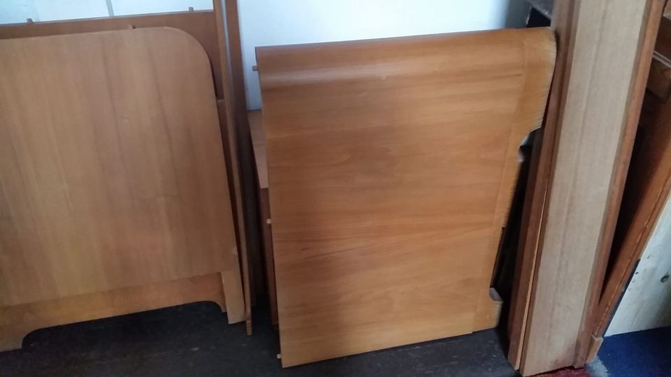 Doppelbett aus Holz, Eigenanfertigung vom Möbeltischler in Halle