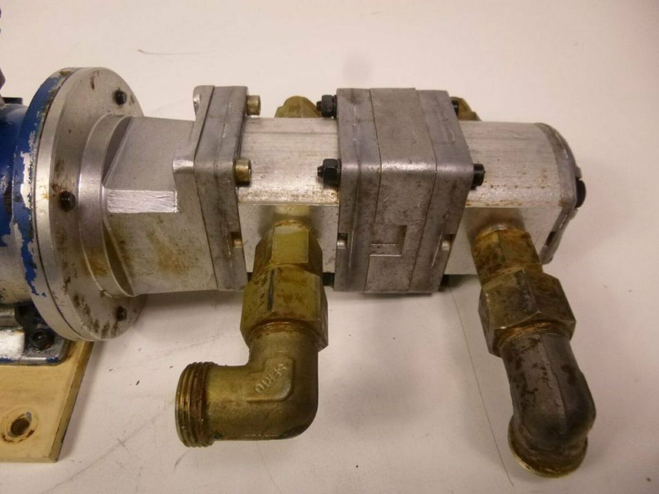 Sauer Sundstrand Hydraulikpumpe TFP100/1.7 D SC01 F/5H in Borken